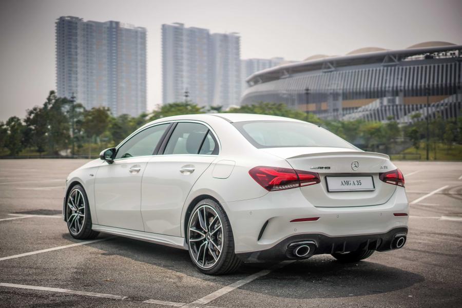  Mercedes-AMG A35 4Matic Sedan (V177) 2019 года  (MY) (фото 6 из 9)
